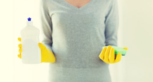 Careful cleaning of a Southkensington property frontage with limited access